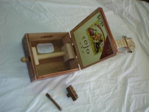 Steve'sCigarBoxUkulele3